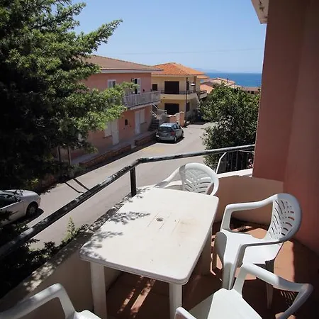 Dimore Dell'isola Rossa Apartment *